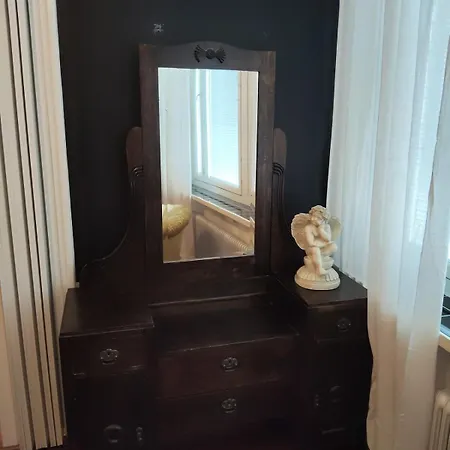 Brahe Suite, Free Parking Garage
